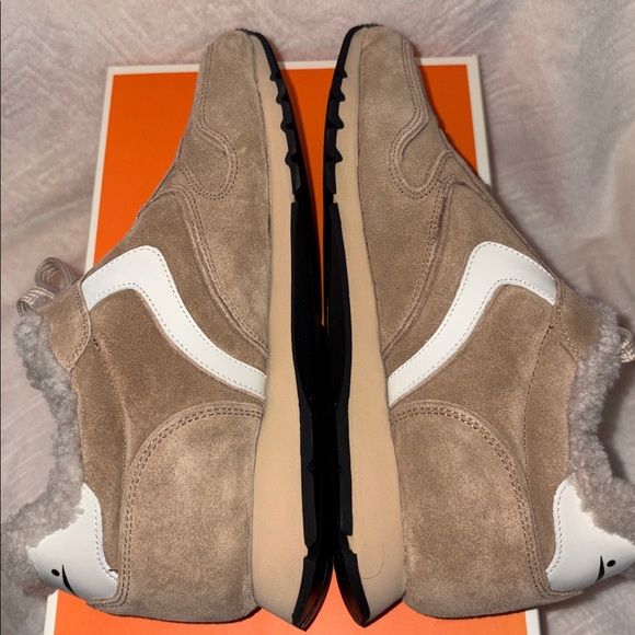 NWT VOILE BLANCHE JULIA Brown Pump Fur Suede
Sneakers - Picture 15 of 16